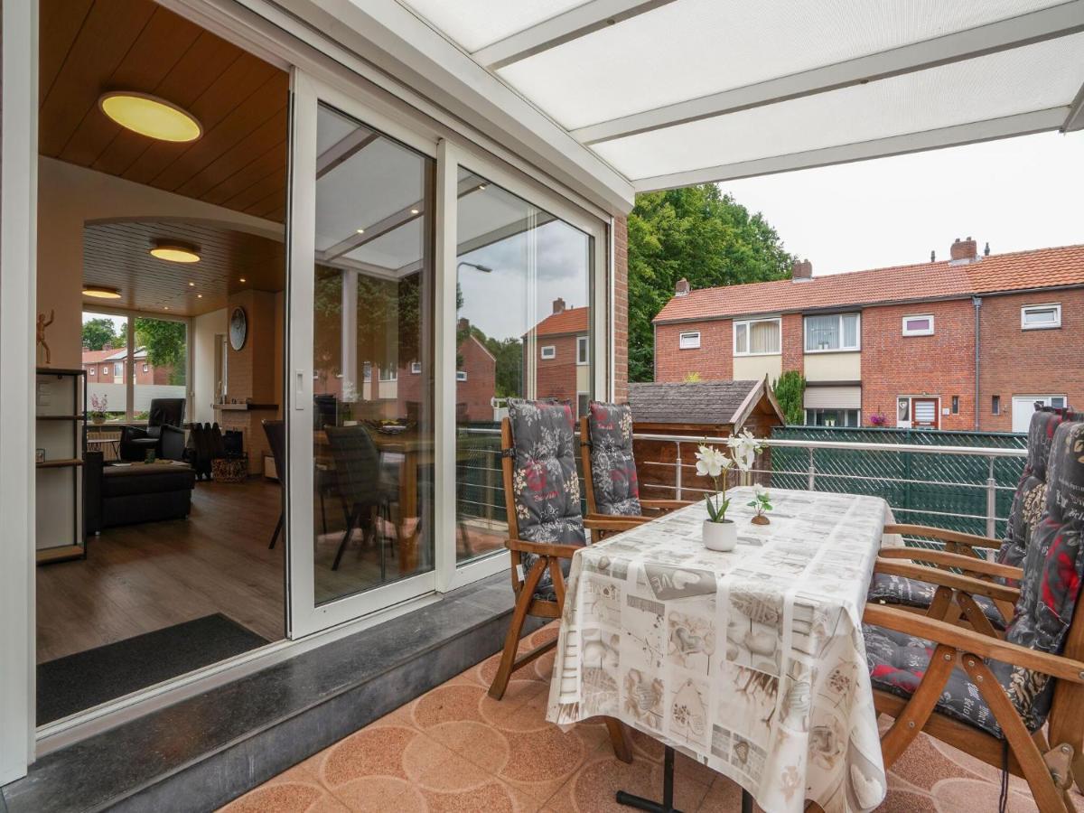 Вилла Terraced House In Kerkrade With A Garden Экстерьер фото