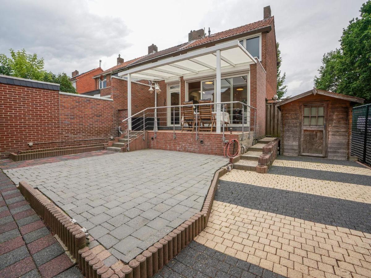 Вилла Terraced House In Kerkrade With A Garden Экстерьер фото