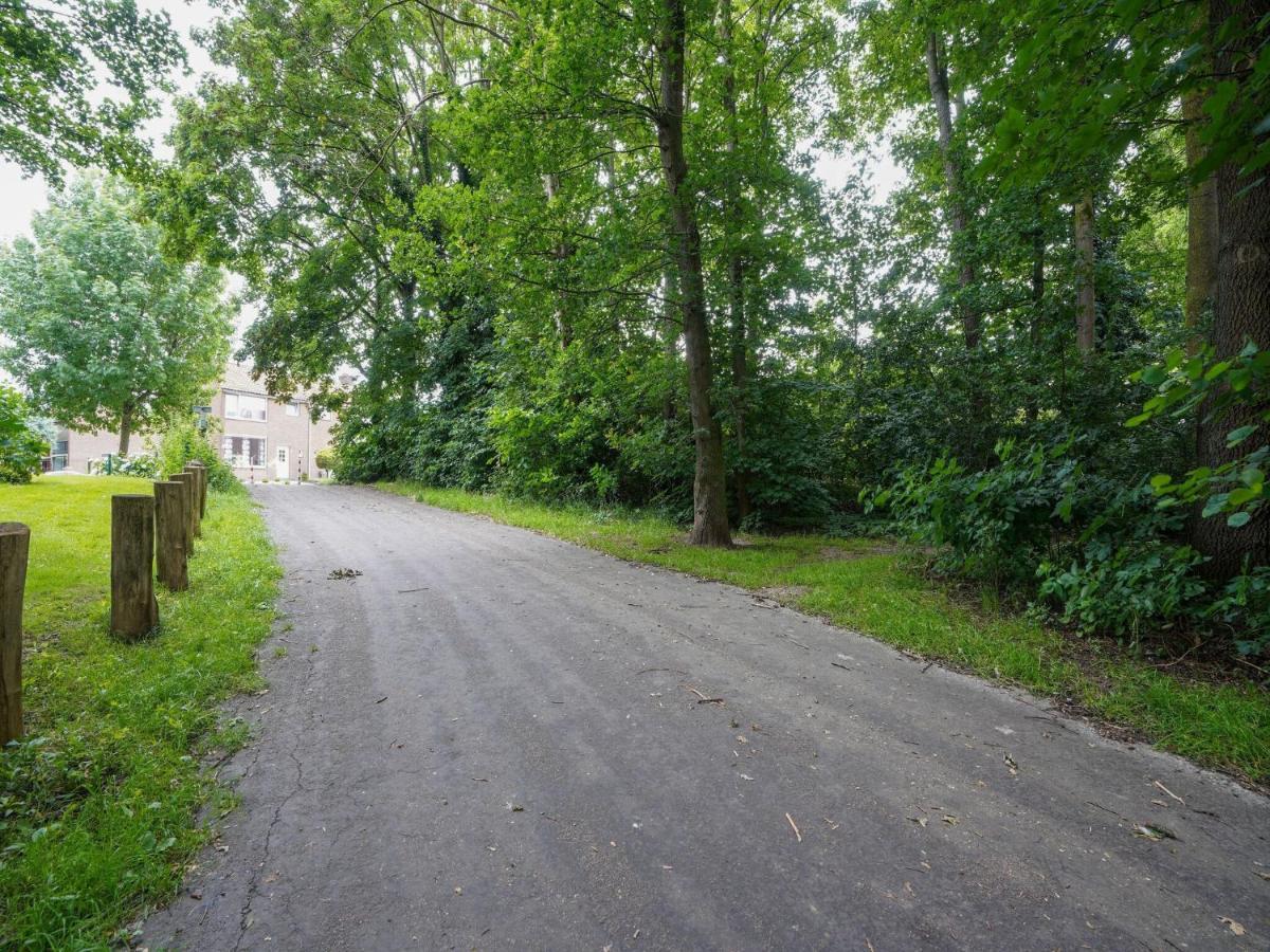 Вилла Terraced House In Kerkrade With A Garden Экстерьер фото